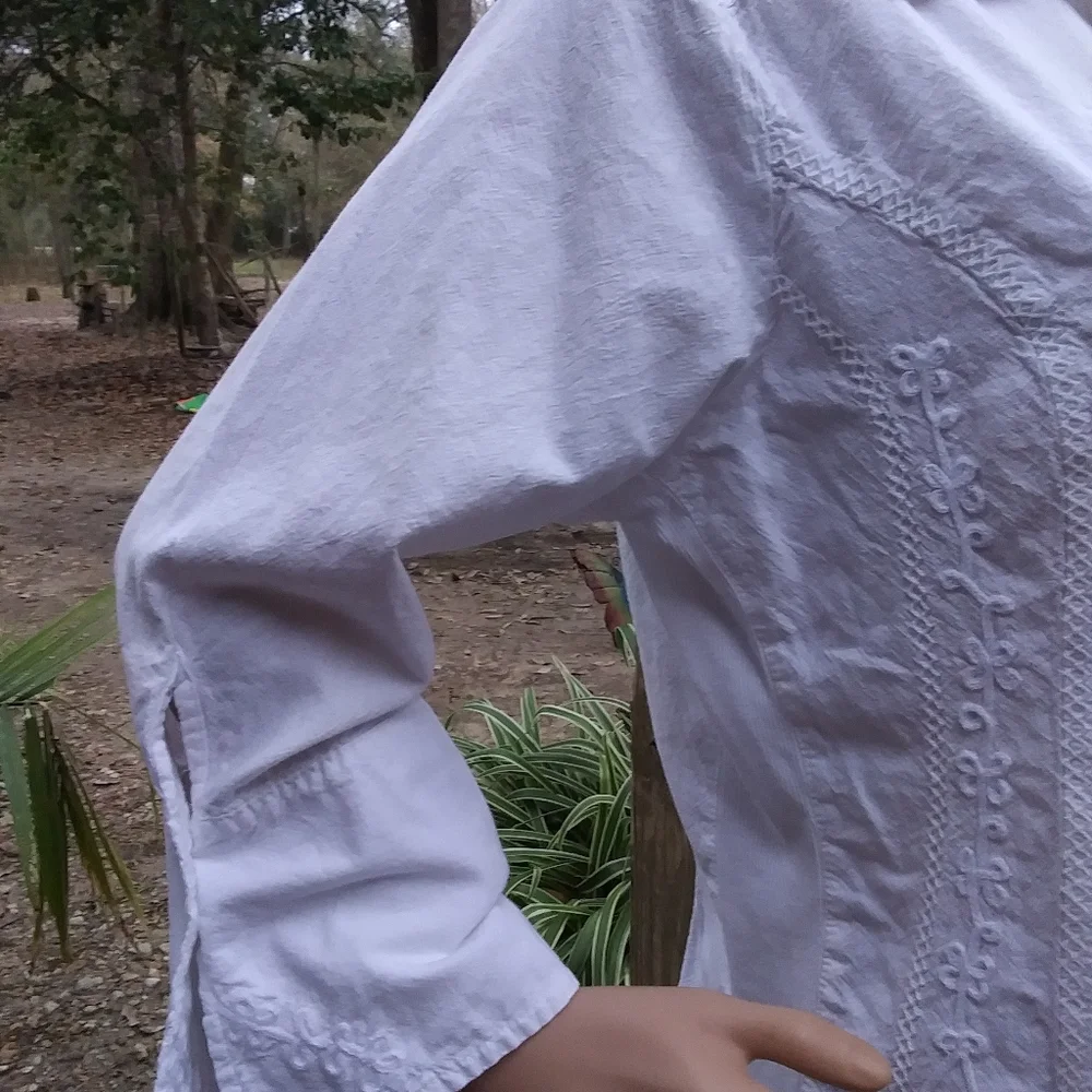 NWOT "Caamano" white button down designer top - Picture 4 of 8